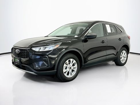 Used 2024 Ford Escape Active AWD/4WD image 3
