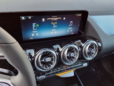 New 2026 Mercedes-Benz GLA 250 GLA 250 image 5