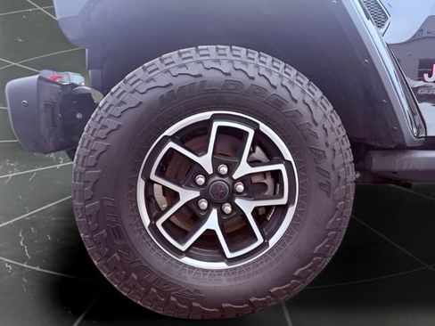 Certified 2024 Jeep Gladiator Rubicon image 40