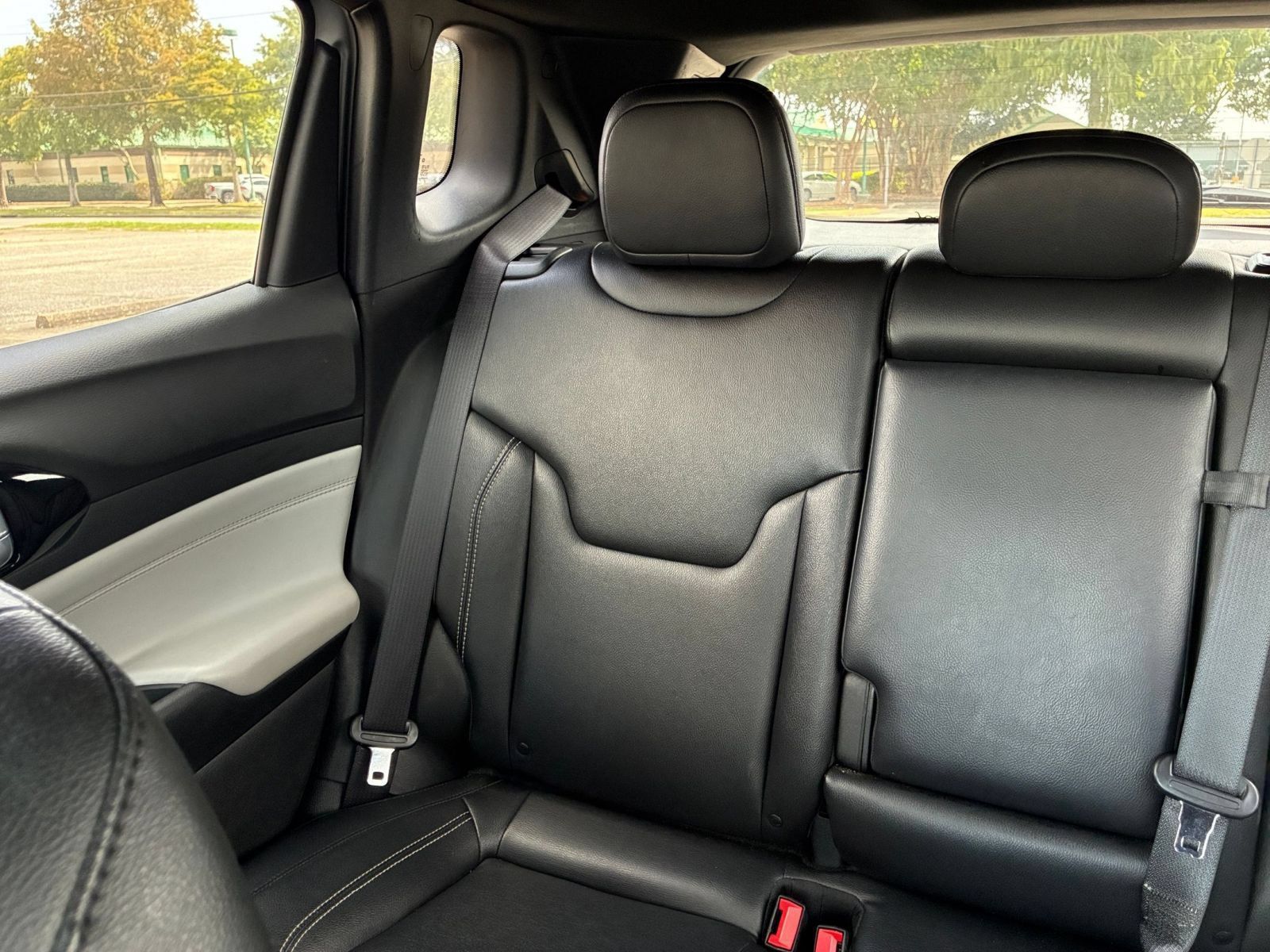 Used 2025 Jeep Compass Limited AWD/4WD image 39