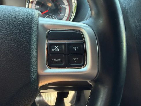 Used 2014 Dodge Grand Caravan SXT w/ UConnect Hands-Free Group FWD image 21