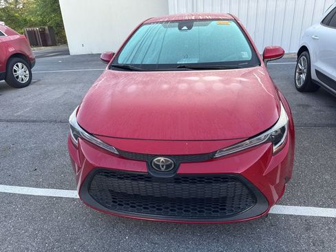 Used 2020 Toyota Corolla LE image 2
