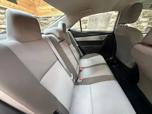 Used 2018 Toyota Corolla LE FWD image 30