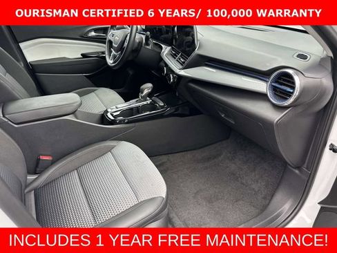 Certified 2025 Chevrolet Trax LT w/ LT Convenience Package FWD image 10