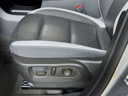 Used 2025 Buick Envision Sport Touring AWD/4WD image 18