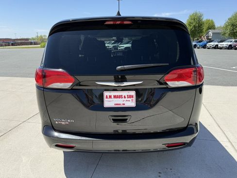 Used 2023 Chrysler Voyager LX FWD image 7