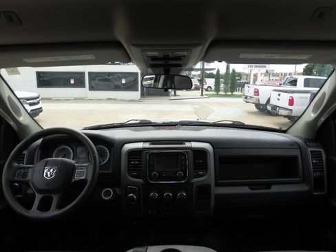 Used 2021 RAM 1500 Tradesman w/ Chrome Appearance Group AWD/4WD image 8