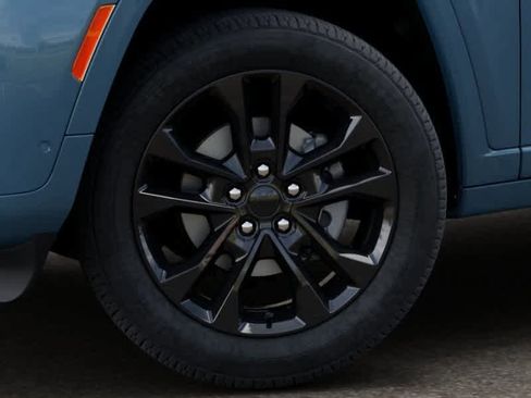 New 2026 Jeep Grand Cherokee L Limited image 8