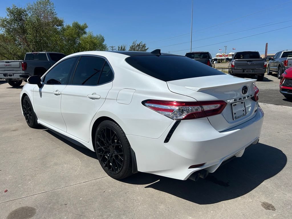 Used 2020 Toyota Camry XSE FWD image 3