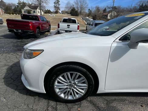 Used 2015 Lexus ES 350 w/ Luxury Package image 2