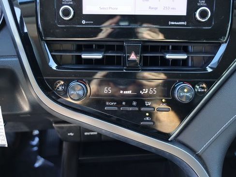 Certified 2022 Toyota Camry SE image 19