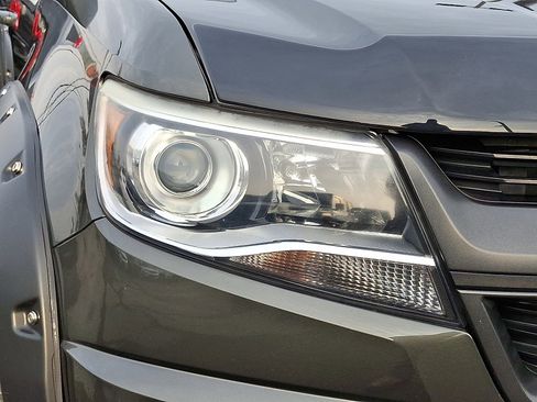 Used 2018 Chevrolet Colorado Z71 image 10