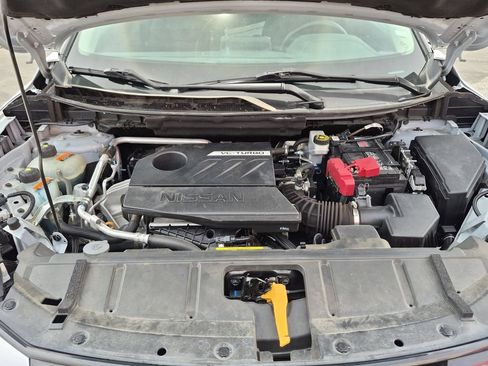 Certified 2024 Nissan Rogue SV FWD image 32