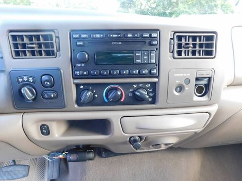 Used 2004 Ford F350 Lariat AWD/4WD image 16