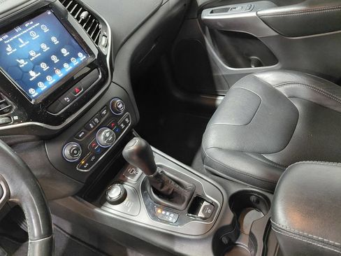 Used 2019 Jeep Cherokee Limited AWD/4WD image 27