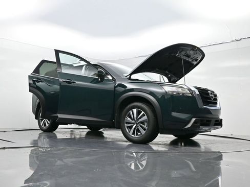 Used 2025 Nissan Pathfinder SL image 30
