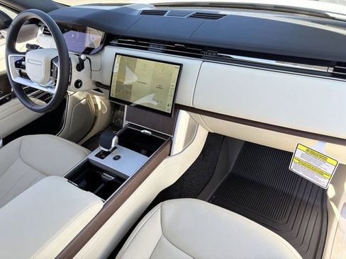 New 2026 Land Rover Range Rover SE image 11