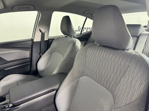 Used 2025 Toyota Camry LE FWD image 10