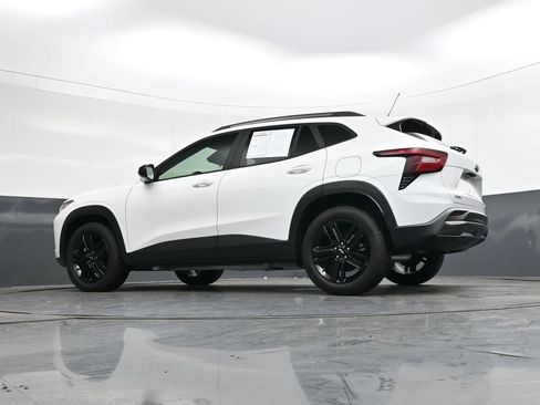 Used 2025 Chevrolet Trax ACTIV w/ Sunroof Package image 36