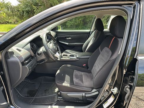 Certified 2022 Nissan Sentra SR w/ Electronics Package FWD image 13