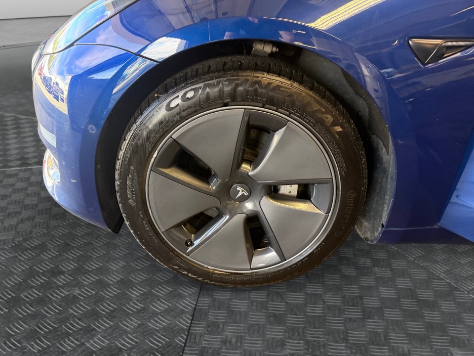 Used 2021 Tesla Model 3 Long Range AWD/4WD image 31