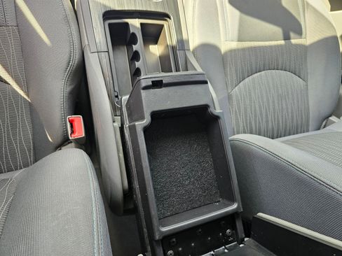 Used 2017 Chevrolet Traverse LT FWD image 28