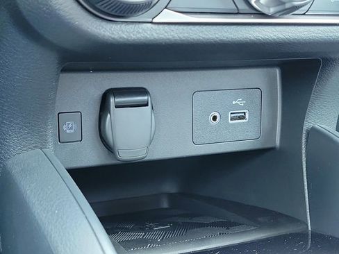 Used 2025 Nissan Versa SV w/ Trunk Package FWD image 30