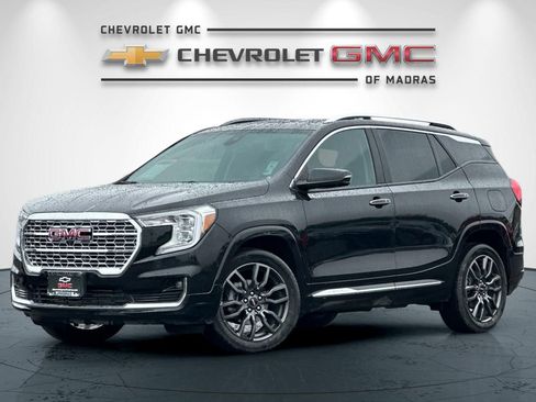 Used 2024 GMC Terrain Denali w/ Black Diamond Edition image 7