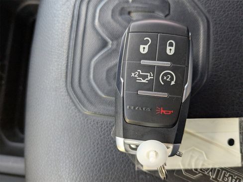 Used 2020 RAM 2500 Laramie image 33