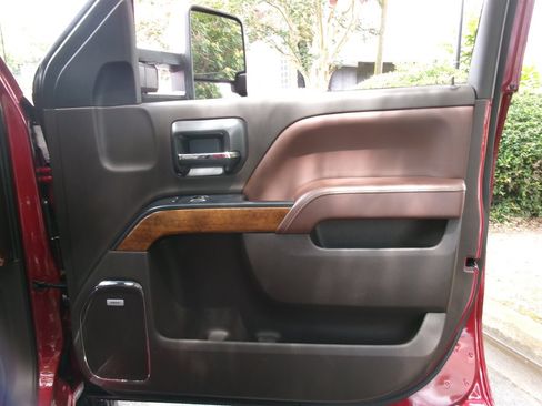 Used 2019 Chevrolet Silverado 2500 High Country w/ Duramax Plus Package AWD/4WD image 13