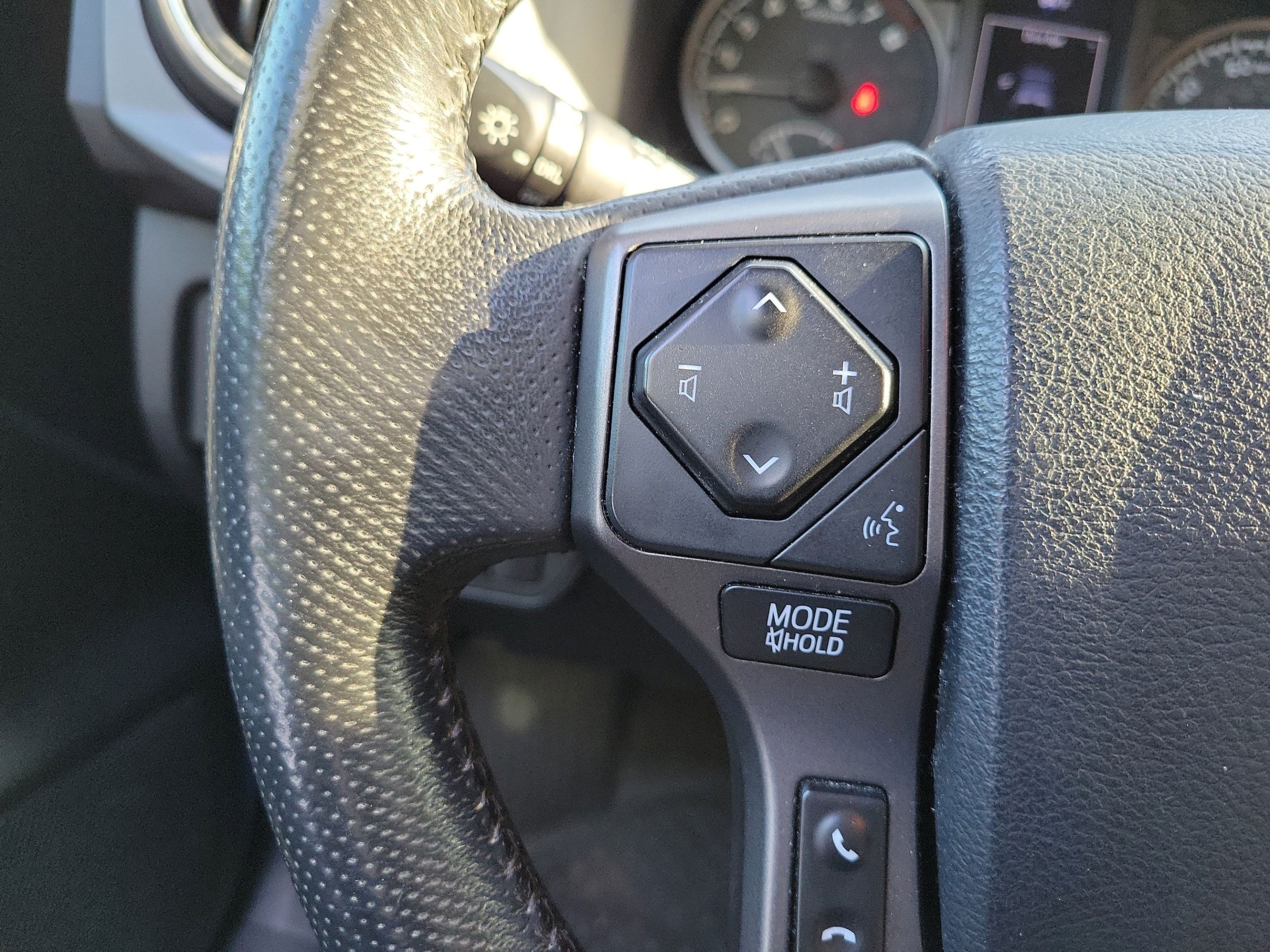 Used 2019 Toyota Tacoma TRD Off-Road w/ Technology Package RWD image 25