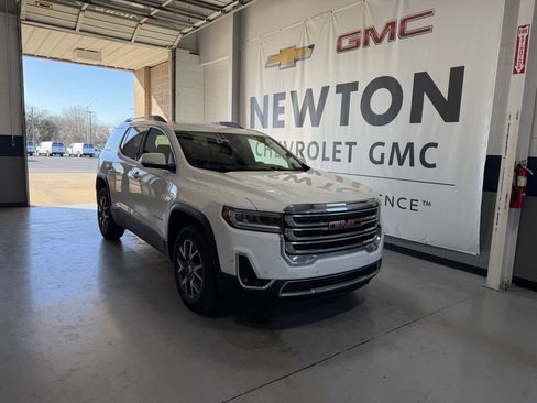 Used 2023 GMC Acadia SLT w/ Preferred Package image 2