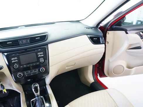 Used 2017 Nissan Rogue S w/ Appearance Package image 22