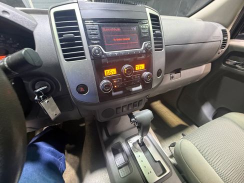 Used 2018 Nissan Frontier SV w/ Value Truck Package RWD image 32