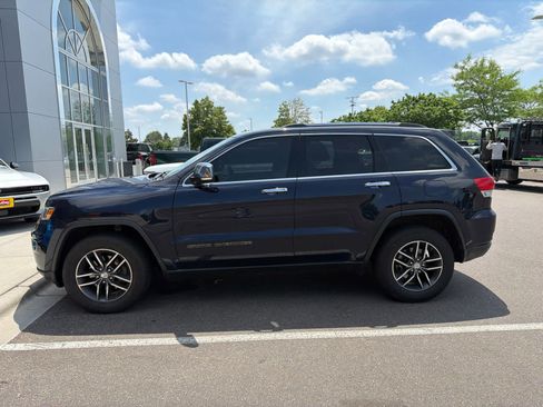 Used 2017 Jeep Grand Cherokee Limited w/ Luxury Group II AWD/4WD image 5