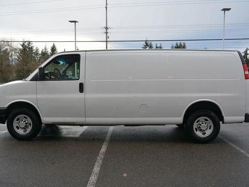 Used 2014 Chevrolet Express 2500 Extended image 4