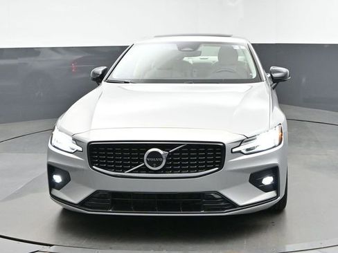 Used 2025 Volvo S60 B5 Plus AWD/4WD image 3