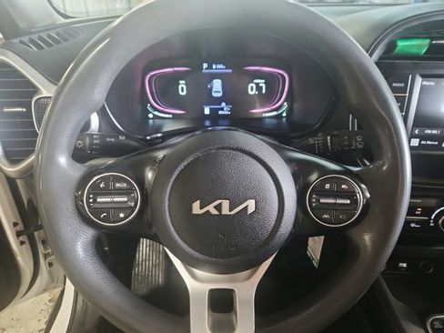 Used 2024 Kia Soul LX FWD image 11