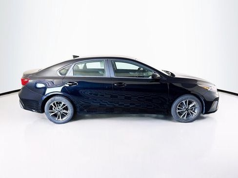 Certified 2023 Kia Forte LXS FWD image 4