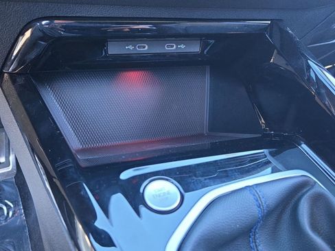 Used 2024 Volkswagen Golf R image 22