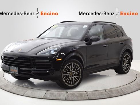 Used 2022 Porsche Cayenne AWD/4WD image 1