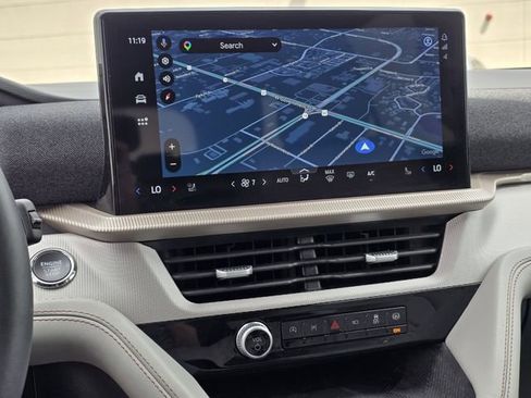 Certified 2025 Ford Explorer Active w/ Active Comfort Package RWD image 9