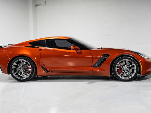 Used 2015 Chevrolet Corvette Z06 w/ Battery Protection Package image 2