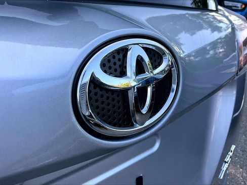 Used 2017 Toyota RAV4 XLE AWD/4WD image 30