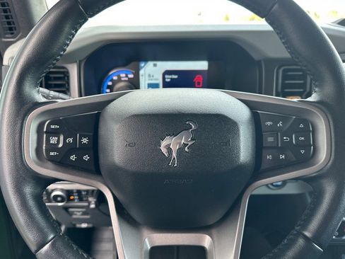 Used 2023 Ford Bronco Badlands image 27