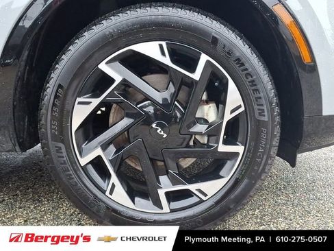 Used 2024 Kia Sportage SX image 9