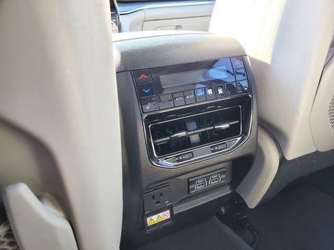 Certified 2022 Jeep Grand Cherokee Overland w/ Advanced Protech Group III image 29