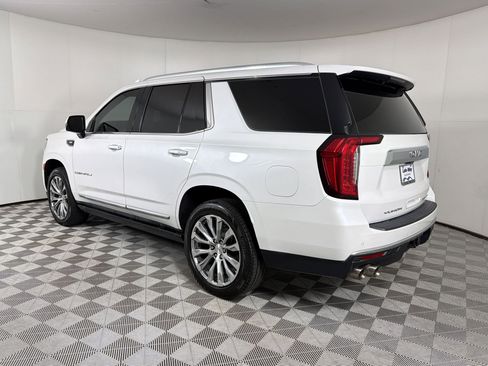Used 2022 GMC Yukon Denali w/ Denali Ultimate Package AWD/4WD image 3
