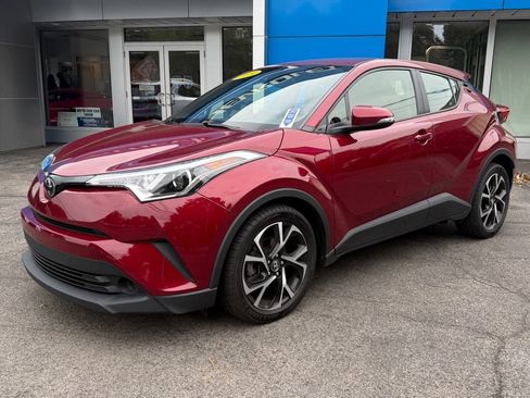 Used 2019 Toyota C-HR XLE FWD image 1