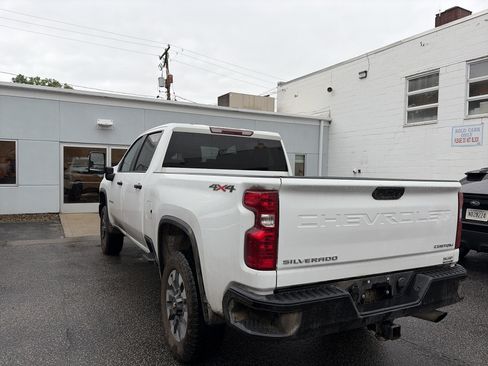 Used 2024 Chevrolet Silverado 2500 Custom w/ Custom Convenience Package AWD/4WD image 9